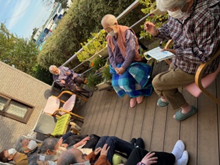 ウッドデッキにて